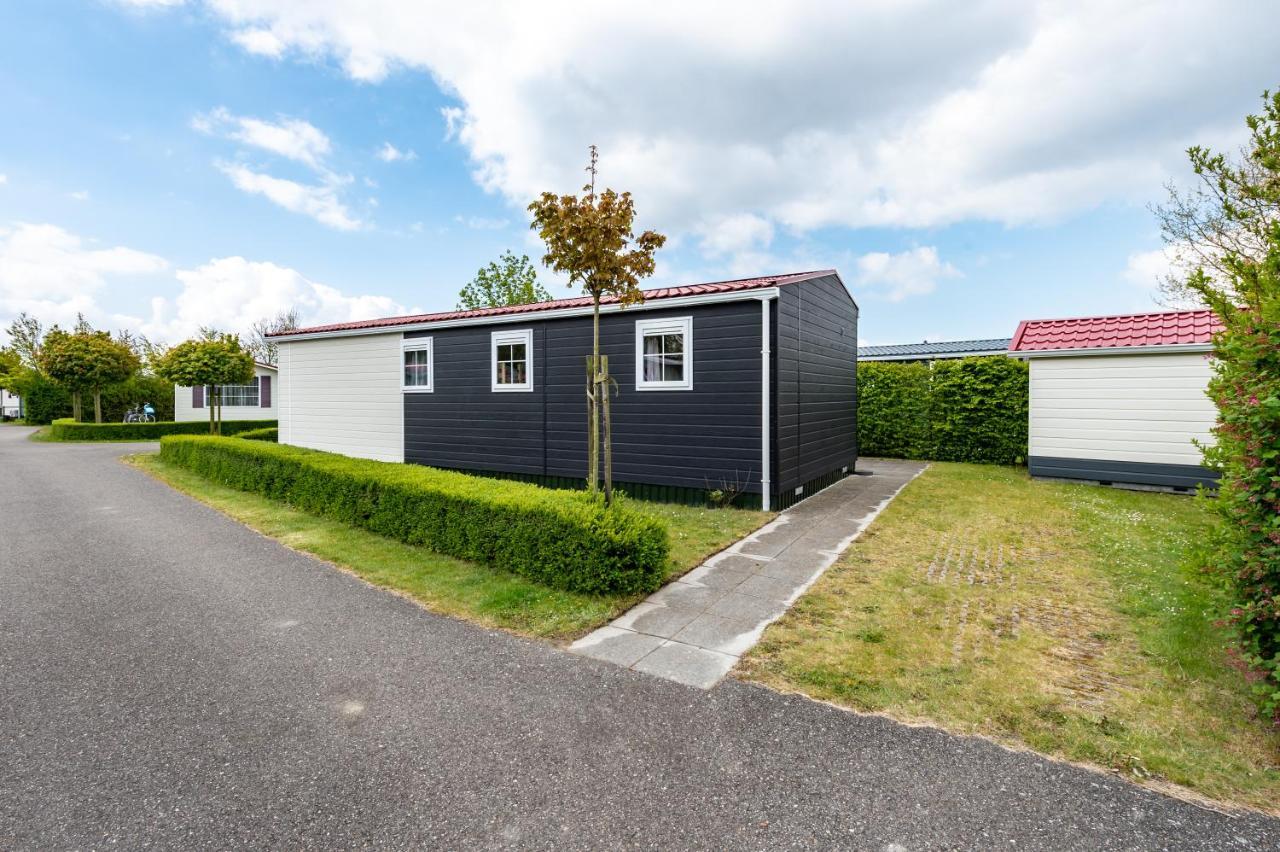 Luxe 5-Persoons Chalet Op Familiecamping Baarland Exterior photo